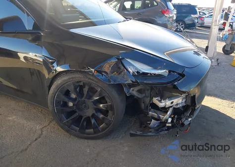 2021 Tesla Model Y Performance Dual Motor All-Wheel Drive/Standard Range Rear-Wheel Drive from USA, damaged, VIN 5YJYGAED5MF135675